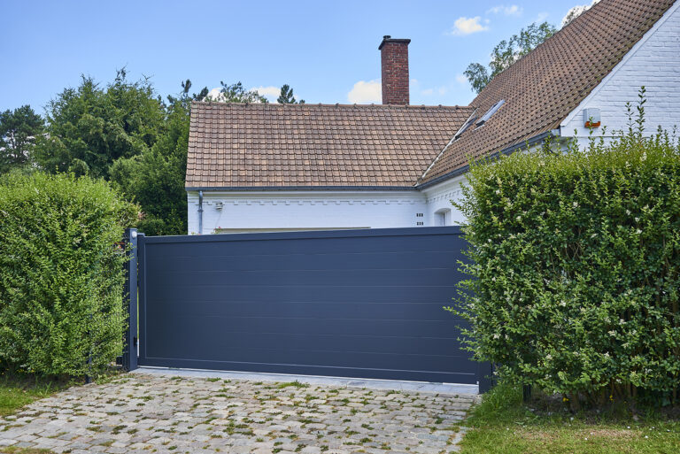 Portail coulissant sur mesure Rambouillet - Eurofactory Europortail Aluminium