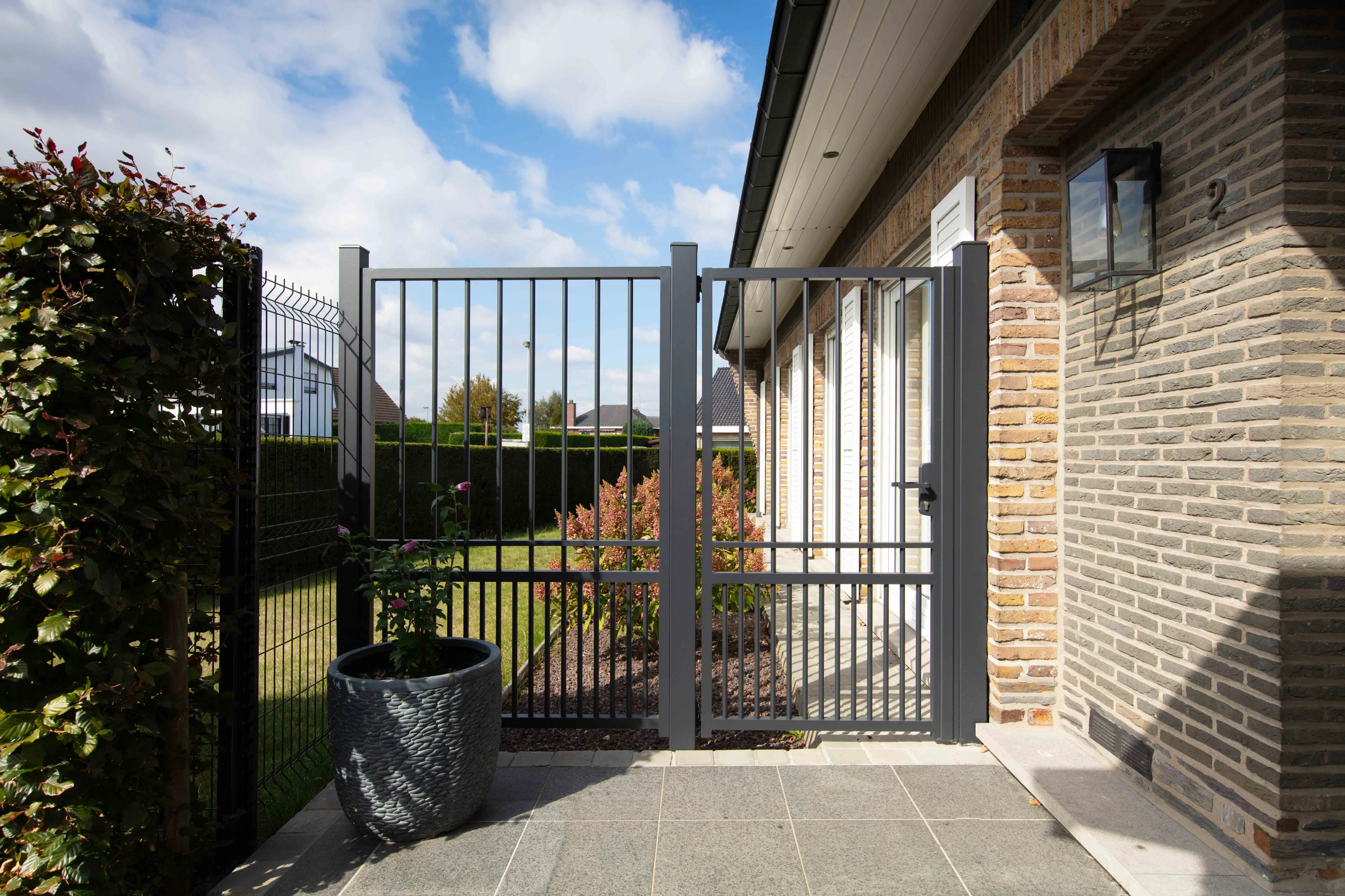 Portillon de jardin double avec barreaux sans pointe de couleur gris anthracite