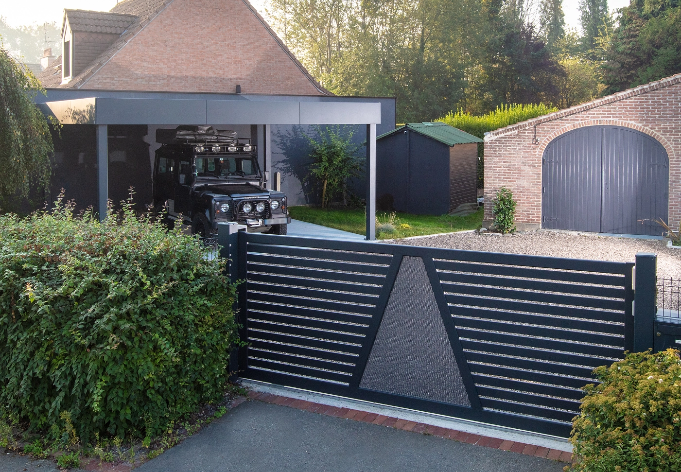 BERNAY-SPECIAL-COULISSANT-CARPORT-ISOLE-HORIZON-4-POTEAUX-SPOTS-GRIS-7016-_6_-1