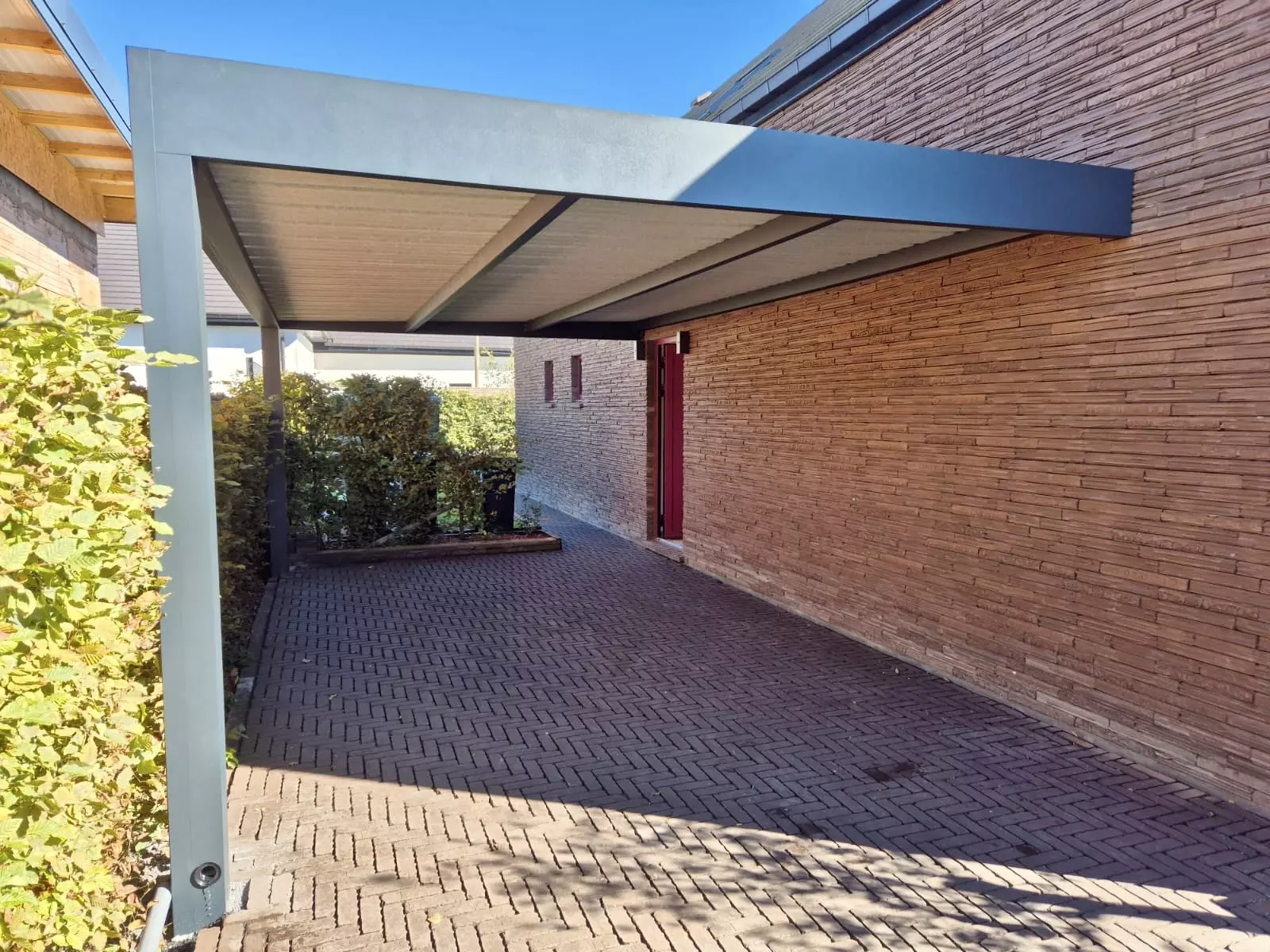 CREATION DIEPPE SPECIAL CARPORT BOREAL ADOSSE BAC ACIER 7016 installation merignies par newtech (5)